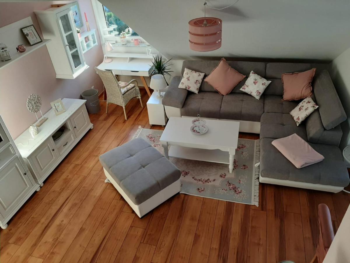 Appartamento Auszeit Rheingauer Rosengasse Johannisberg Esterno foto